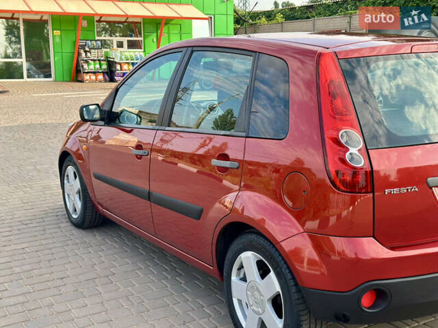 Красный Форд Фиеста, объемом двигателя 1.3 л и пробегом 207 тыс. км за 4900 $, фото 8 на Automoto.ua