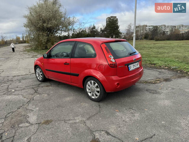 Красный Форд Фиеста, объемом двигателя 1.4 л и пробегом 210 тыс. км за 3650 $, фото 3 на Automoto.ua