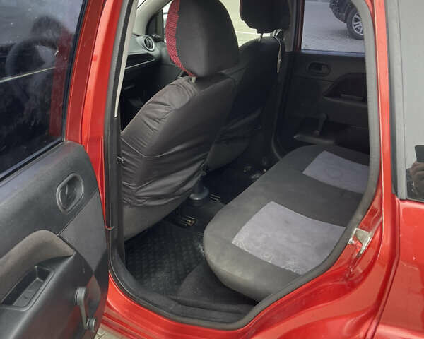 Красный Форд Фиеста, объемом двигателя 1.3 л и пробегом 159 тыс. км за 3450 $, фото 15 на Automoto.ua
