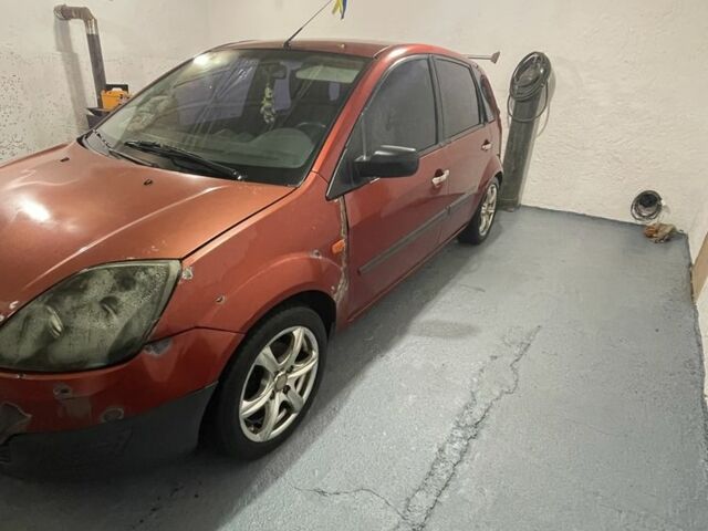 Червоний Форд Фієста, об'ємом двигуна 1.4 л та пробігом 214 тис. км за 3500 $, фото 2 на Automoto.ua