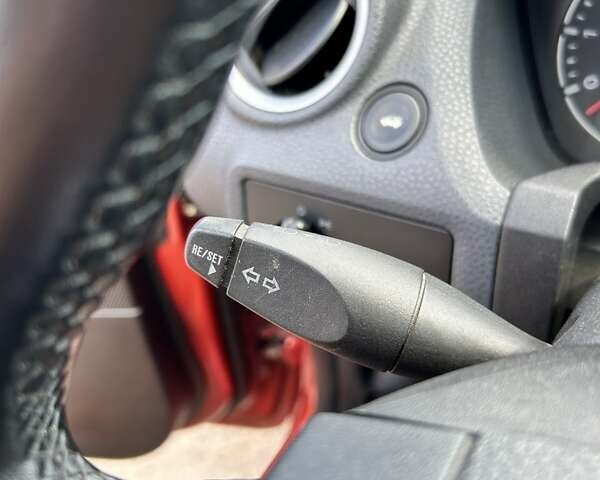 Червоний Форд Фієста, об'ємом двигуна 1.39 л та пробігом 139 тис. км за 5500 $, фото 23 на Automoto.ua