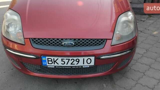 Червоний Форд Фієста, об'ємом двигуна 1.24 л та пробігом 195 тис. км за 2905 $, фото 3 на Automoto.ua