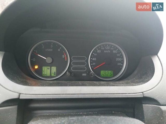 Красный Форд Фиеста, объемом двигателя 1.4 л и пробегом 260 тыс. км за 1699 $, фото 4 на Automoto.ua