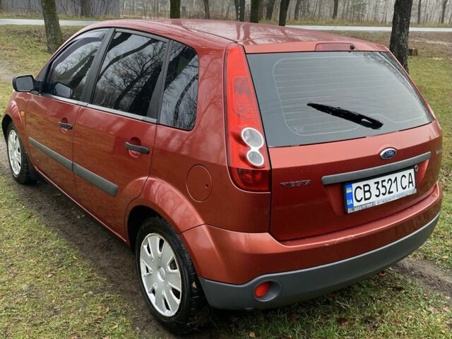 Червоний Форд Фієста, об'ємом двигуна 1.2 л та пробігом 226 тис. км за 3600 $, фото 4 на Automoto.ua