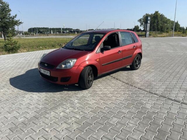 Красный Форд Фиеста, объемом двигателя 1.2 л и пробегом 252 тыс. км за 3450 $, фото 1 на Automoto.ua