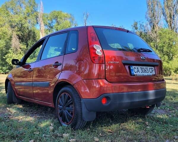 Красный Форд Фиеста, объемом двигателя 1.39 л и пробегом 240 тыс. км за 3800 $, фото 9 на Automoto.ua