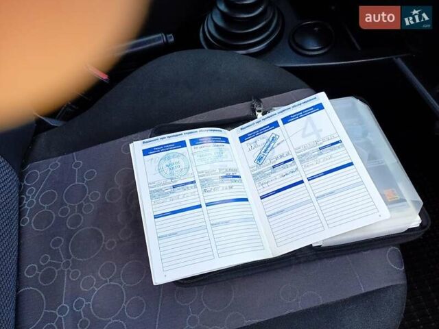 Красный Форд Фиеста, объемом двигателя 1.3 л и пробегом 180 тыс. км за 3800 $, фото 14 на Automoto.ua