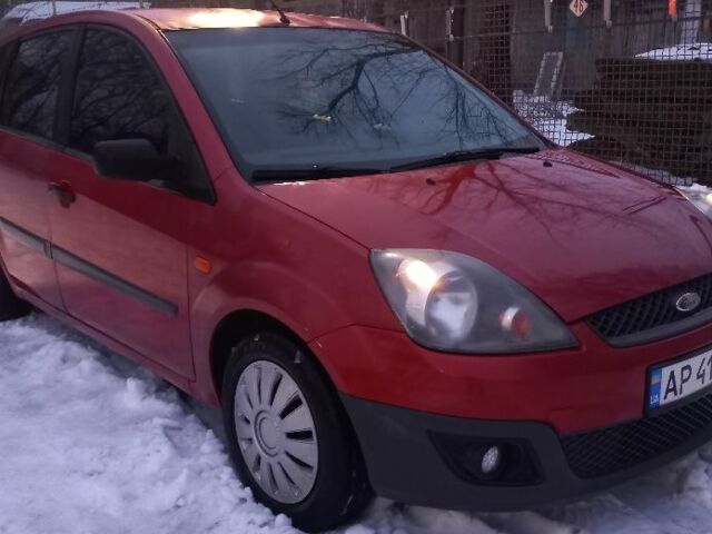 Красный Форд Фиеста, объемом двигателя 1.4 л и пробегом 157 тыс. км за 3800 $, фото 6 на Automoto.ua