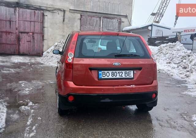 Червоний Форд Фієста, об'ємом двигуна 1.24 л та пробігом 158 тис. км за 2900 $, фото 7 на Automoto.ua