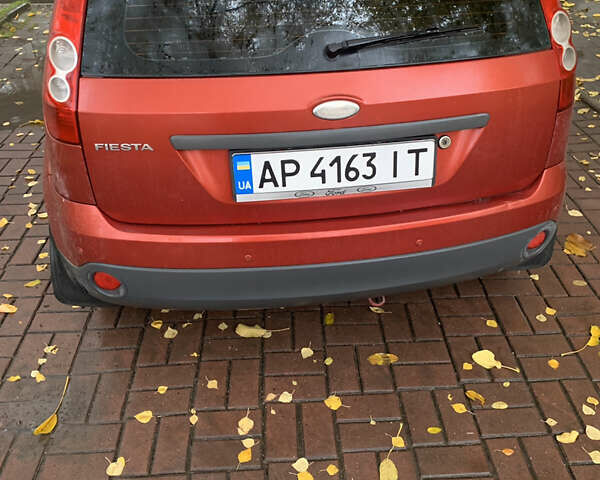 Форд Фієста 2006 у Запоріжжя на Automoto.ua Червоний Форд Фієста, об'ємом двигуна 1.39 л та пробігом 154 тис. км за 4200 $, фото 4 на Automoto.ua