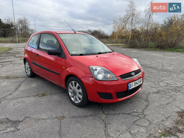 Красный Форд Фиеста, объемом двигателя 1.4 л и пробегом 210 тыс. км за 3650 $, фото 7 на Automoto.ua