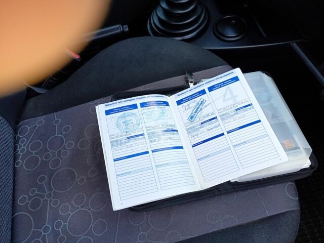 Красный Форд Фиеста, объемом двигателя 1.3 л и пробегом 190 тыс. км за 3800 $, фото 12 на Automoto.ua