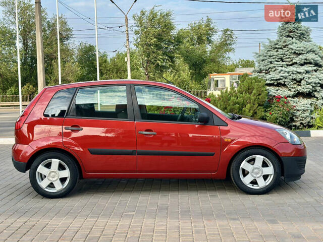 Красный Форд Фиеста, объемом двигателя 1.3 л и пробегом 207 тыс. км за 4900 $, фото 15 на Automoto.ua