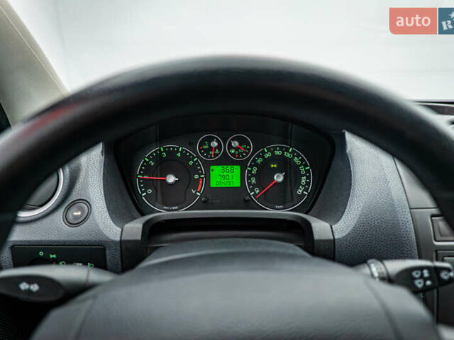 Червоний Форд Фієста, об'ємом двигуна 1.2 л та пробігом 94 тис. км за 4973 $, фото 12 на Automoto.ua