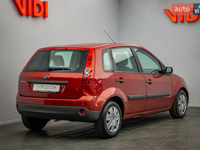 Червоний Форд Фієста, об'ємом двигуна 1.2 л та пробігом 94 тис. км за 4973 $, фото 1 на Automoto.ua