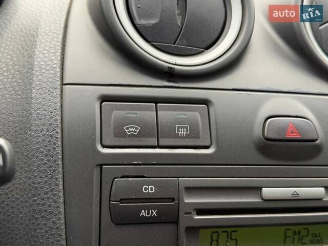 Красный Форд Фиеста, объемом двигателя 1.4 л и пробегом 213 тыс. км за 3190 $, фото 20 на Automoto.ua