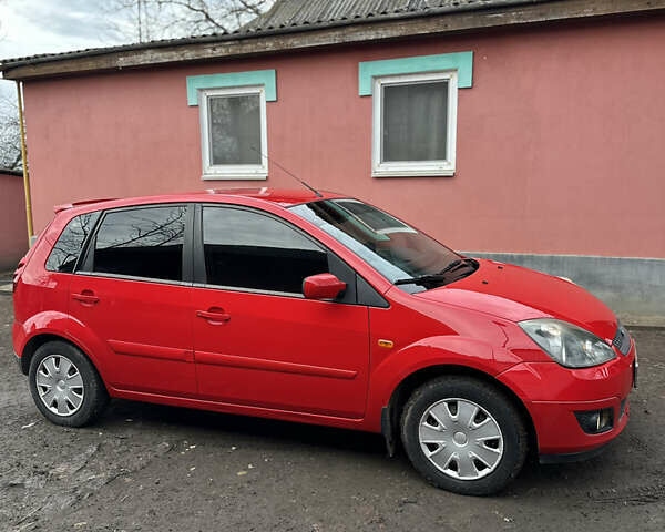 Красный Форд Фиеста, объемом двигателя 1.2 л и пробегом 225 тыс. км за 3950 $, фото 10 на Automoto.ua