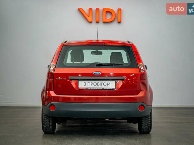 Червоний Форд Фієста, об'ємом двигуна 1.2 л та пробігом 94 тис. км за 4973 $, фото 5 на Automoto.ua