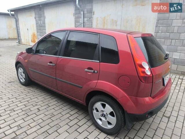 Красный Форд Фиеста, объемом двигателя 1.4 л и пробегом 237 тыс. км за 3650 $, фото 17 на Automoto.ua