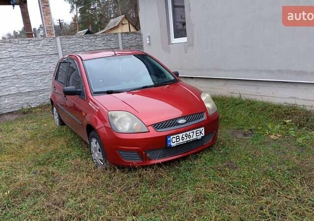 Червоний Форд Фієста, об'ємом двигуна 1.25 л та пробігом 168 тис. км за 2899 $, фото 4 на Automoto.ua