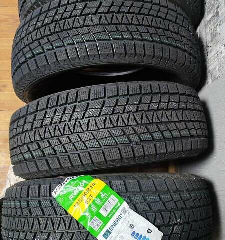 Красный Форд Фиеста, объемом двигателя 1.3 л и пробегом 190 тыс. км за 3542 $, фото 4 на Automoto.ua