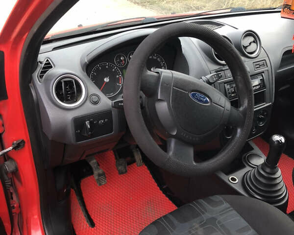 Красный Форд Фиеста, объемом двигателя 1.24 л и пробегом 116 тыс. км за 2950 $, фото 16 на Automoto.ua
