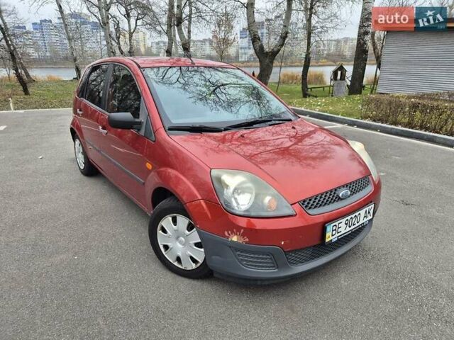 Червоний Форд Фієста, об'ємом двигуна 1.2 л та пробігом 158 тис. км за 3500 $, фото 1 на Automoto.ua