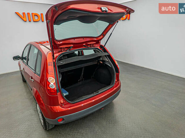 Червоний Форд Фієста, об'ємом двигуна 1.2 л та пробігом 94 тис. км за 4973 $, фото 6 на Automoto.ua