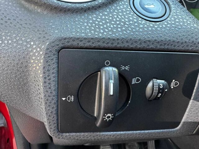 Червоний Форд Фієста, об'ємом двигуна 1.4 л та пробігом 183 тис. км за 3940 $, фото 14 на Automoto.ua