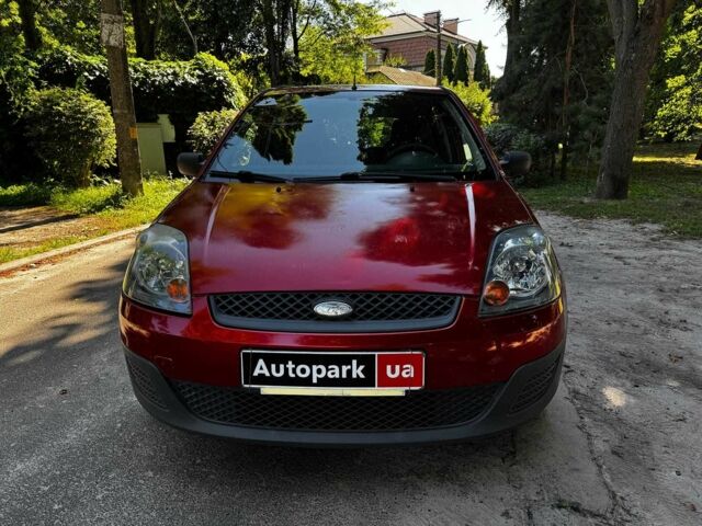 Червоний Форд Фієста, об'ємом двигуна 1.4 л та пробігом 183 тис. км за 3940 $, фото 1 на Automoto.ua