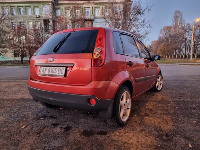 Красный Форд Фиеста, объемом двигателя 1.4 л и пробегом 255 тыс. км за 3100 $, фото 2 на Automoto.ua