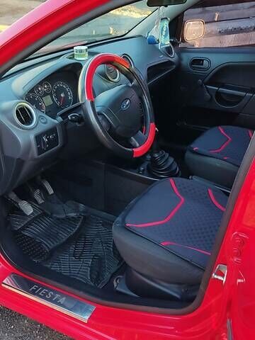 Червоний Форд Фієста, об'ємом двигуна 1.25 л та пробігом 180 тис. км за 4500 $, фото 25 на Automoto.ua