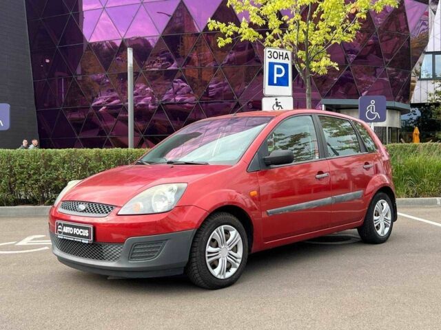 Красный Форд Фиеста, объемом двигателя 1.3 л и пробегом 103 тыс. км за 4790 $, фото 2 на Automoto.ua