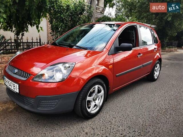 Червоний Форд Фієста, об'ємом двигуна 1.4 л та пробігом 130 тис. км за 4999 $, фото 7 на Automoto.ua