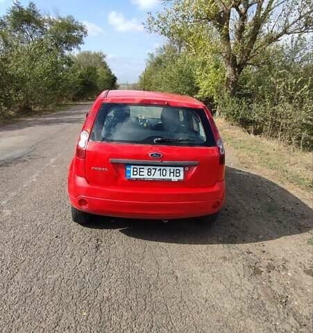 Красный Форд Фиеста, объемом двигателя 1.25 л и пробегом 180 тыс. км за 3600 $, фото 9 на Automoto.ua