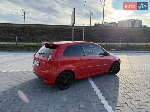Красный Форд Фиеста, объемом двигателя 2 л и пробегом 260 тыс. км за 4600 $, фото 6 на Automoto.ua