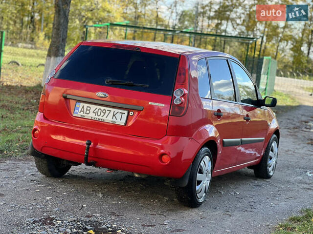 Червоний Форд Фієста, об'ємом двигуна 1.3 л та пробігом 200 тис. км за 3000 $, фото 8 на Automoto.ua