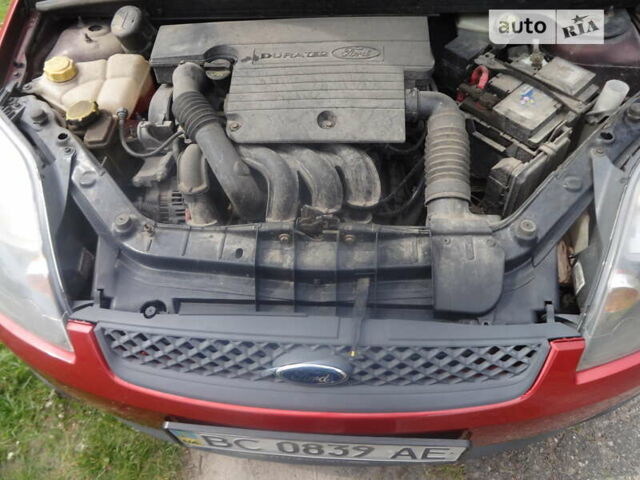 Червоний Форд Фієста, об'ємом двигуна 1.2 л та пробігом 173 тис. км за 4200 $, фото 16 на Automoto.ua
