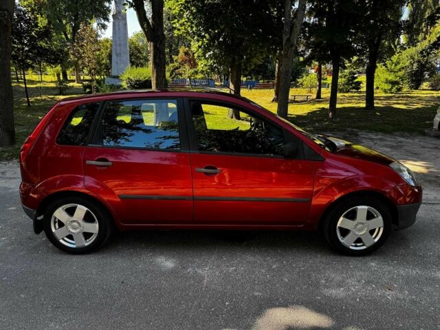 Червоний Форд Фієста, об'ємом двигуна 1.4 л та пробігом 183 тис. км за 3940 $, фото 5 на Automoto.ua