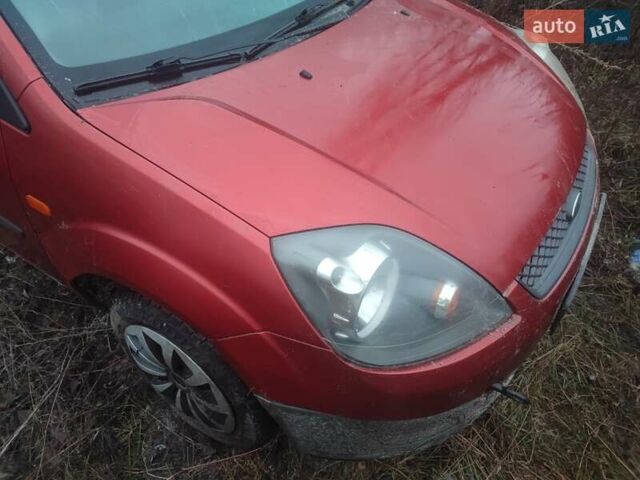 Красный Форд Фиеста, объемом двигателя 1.4 л и пробегом 175 тыс. км за 1750 $, фото 18 на Automoto.ua