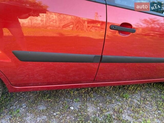 Красный Форд Фиеста, объемом двигателя 1.24 л и пробегом 153 тыс. км за 4500 $, фото 2 на Automoto.ua