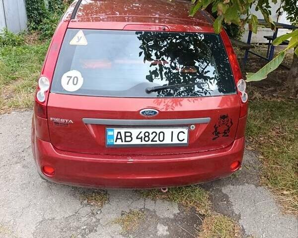 Красный Форд Фиеста, объемом двигателя 1.4 л и пробегом 151 тыс. км за 3900 $, фото 8 на Automoto.ua