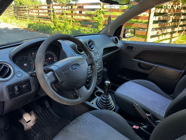 Червоний Форд Фієста, об'ємом двигуна 1.4 л та пробігом 183 тис. км за 4990 $, фото 13 на Automoto.ua