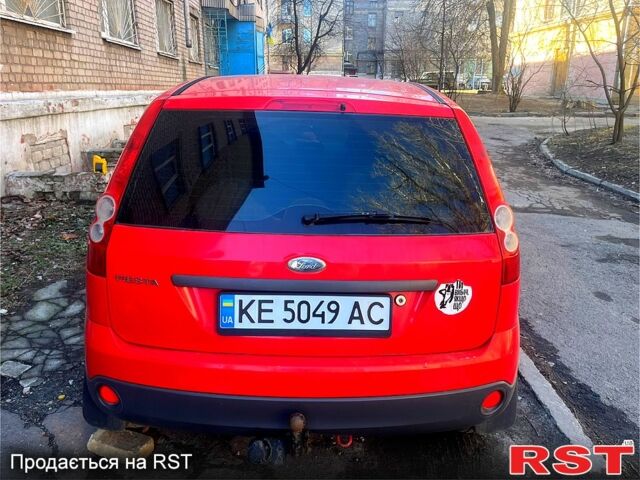Червоний Форд Фієста, об'ємом двигуна 1.2 л та пробігом 265 тис. км за 4600 $, фото 1 на Automoto.ua