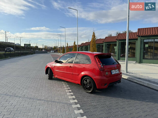 Красный Форд Фиеста, объемом двигателя 2 л и пробегом 260 тыс. км за 4600 $, фото 5 на Automoto.ua