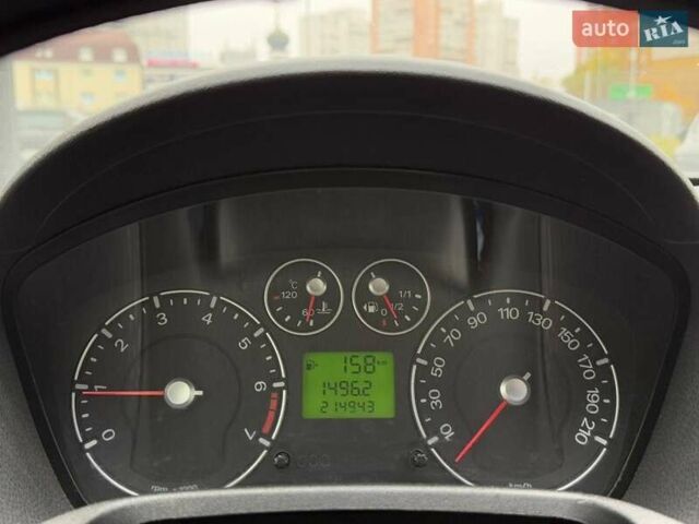 Красный Форд Фиеста, объемом двигателя 1.4 л и пробегом 213 тыс. км за 3190 $, фото 21 на Automoto.ua