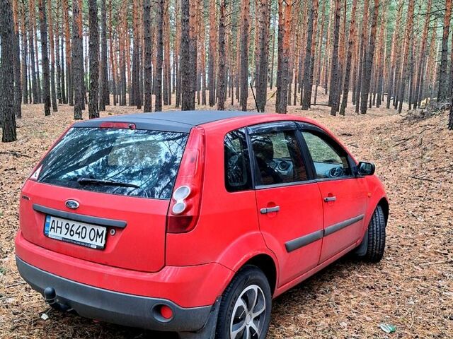 Форд Фиеста 2007 в Черкассах на Automoto.ua Красный Форд Фиеста, объемом двигателя 1.2 л и пробегом 301 тыс. км за 3000 $, фото 2 на Automoto.ua