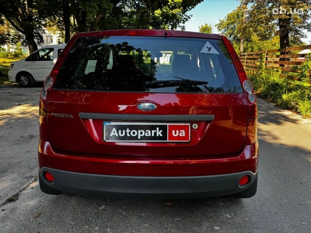 Червоний Форд Фієста, об'ємом двигуна 1.4 л та пробігом 183 тис. км за 4990 $, фото 7 на Automoto.ua