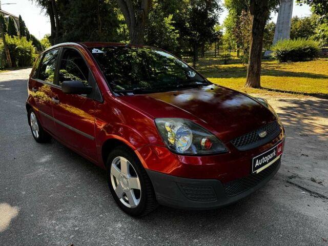 Червоний Форд Фієста, об'ємом двигуна 1.4 л та пробігом 183 тис. км за 3940 $, фото 2 на Automoto.ua
