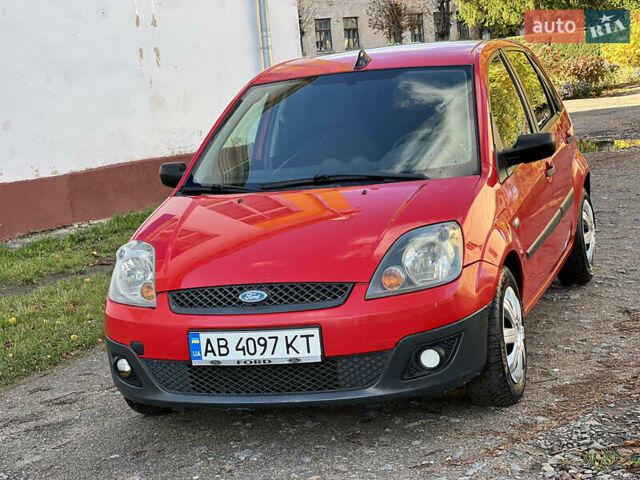 Червоний Форд Фієста, об'ємом двигуна 1.3 л та пробігом 200 тис. км за 3000 $, фото 1 на Automoto.ua